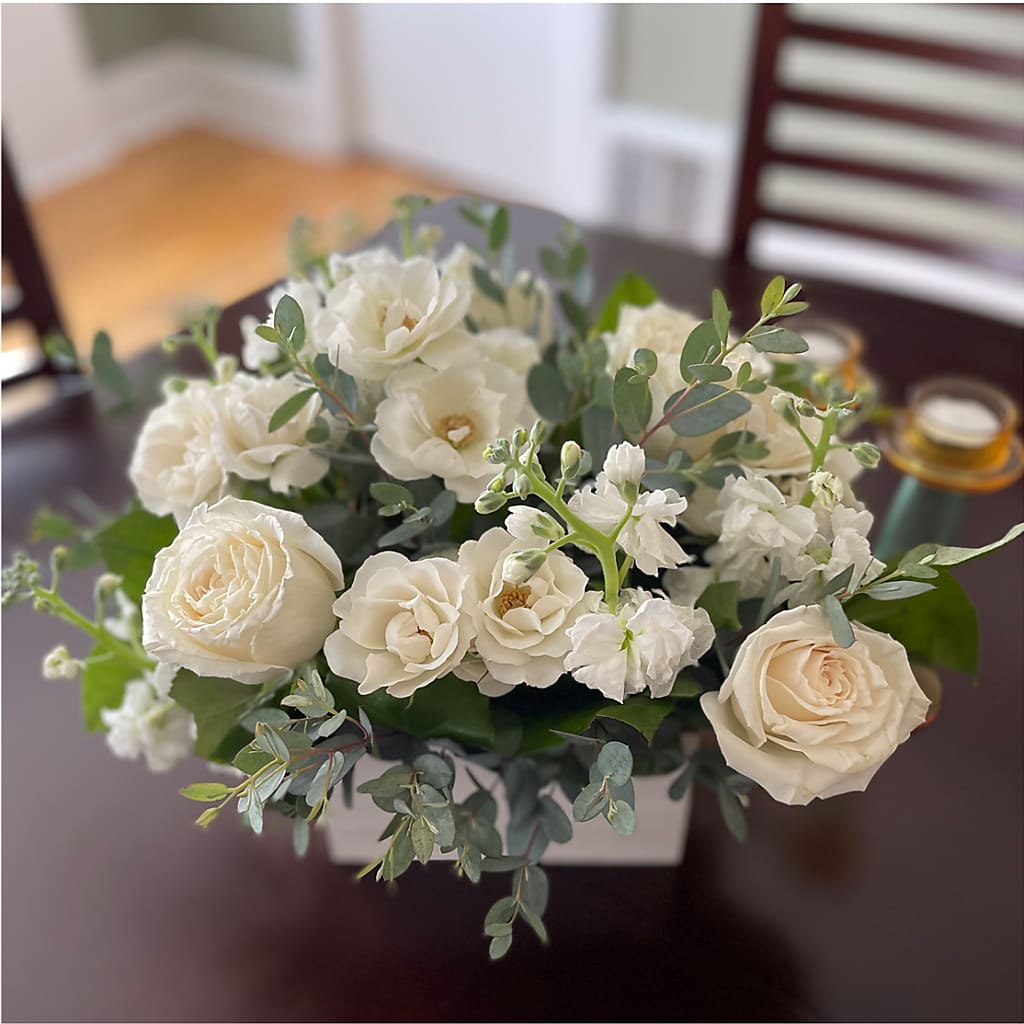 Fresh Linen Box Bouquet – Day Dream Bokay Llc, Jonesborough TN