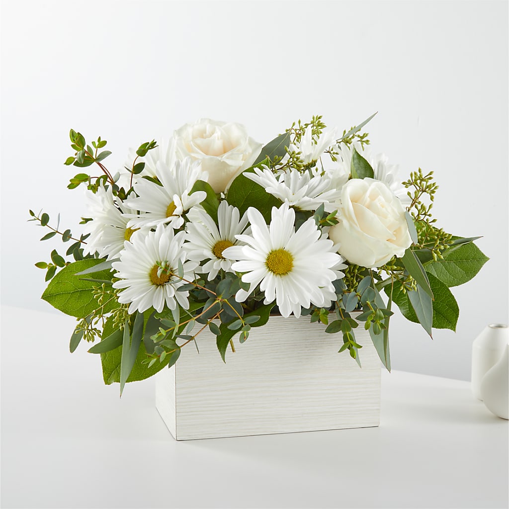 Fresh Linen Box Bouquet – Day Dream Bokay Llc, Jonesborough TN