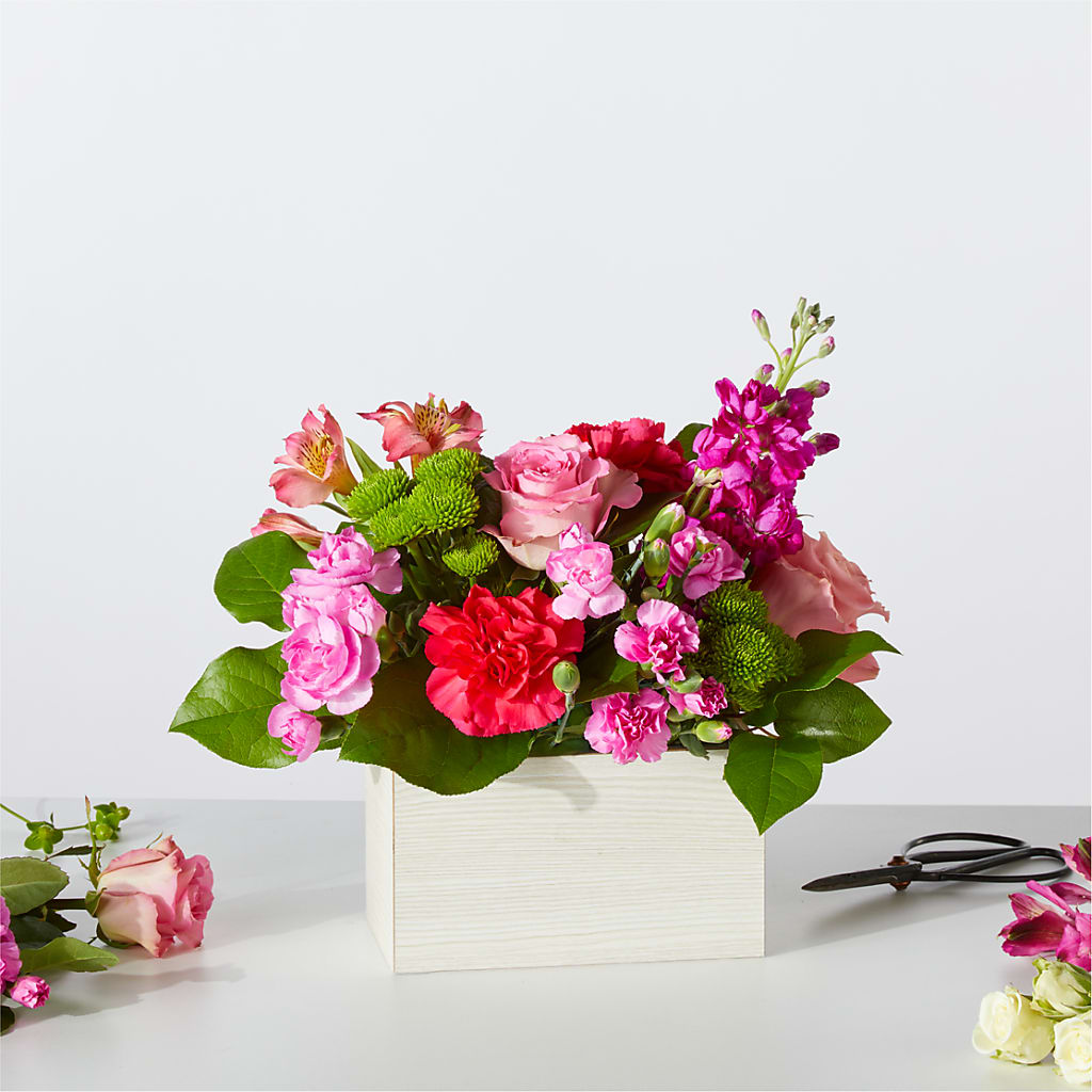 Sweetberry Box – A Florist Original – Day Dream Bokay Llc, Jonesborough TN