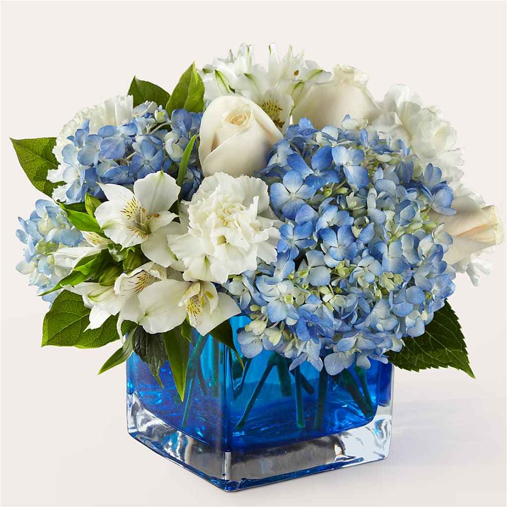 Soothing Waters Bouquet – Day Dream Bokay Llc, Jonesborough TN