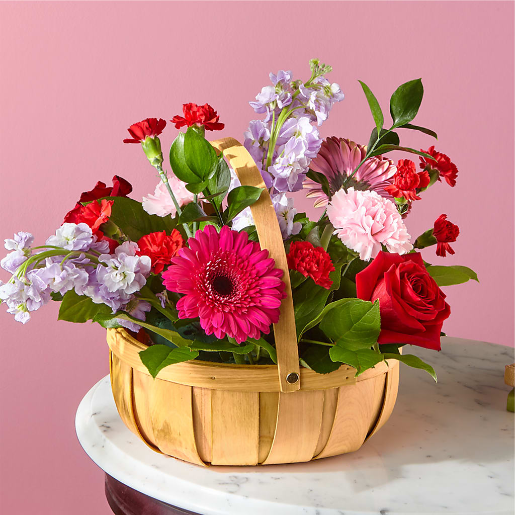 Pink Picnic Basket – Day Dream Bokay Llc, Jonesborough TN
