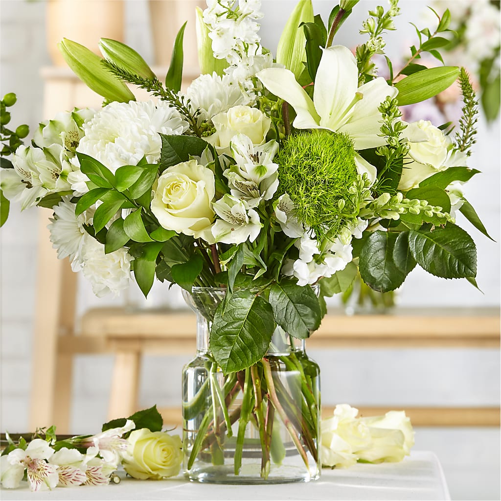 Classic Ivory – A Florist Original – Day Dream Bokay Llc, Jonesborough TN