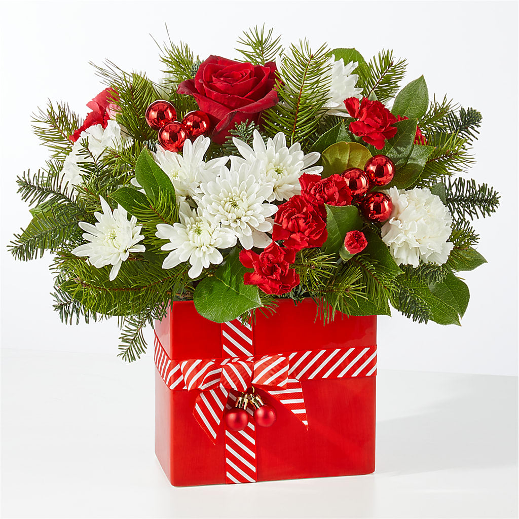 Presents Under the Tree Bouquet –  Day Dream Bokay Llc, Jonesborough TN