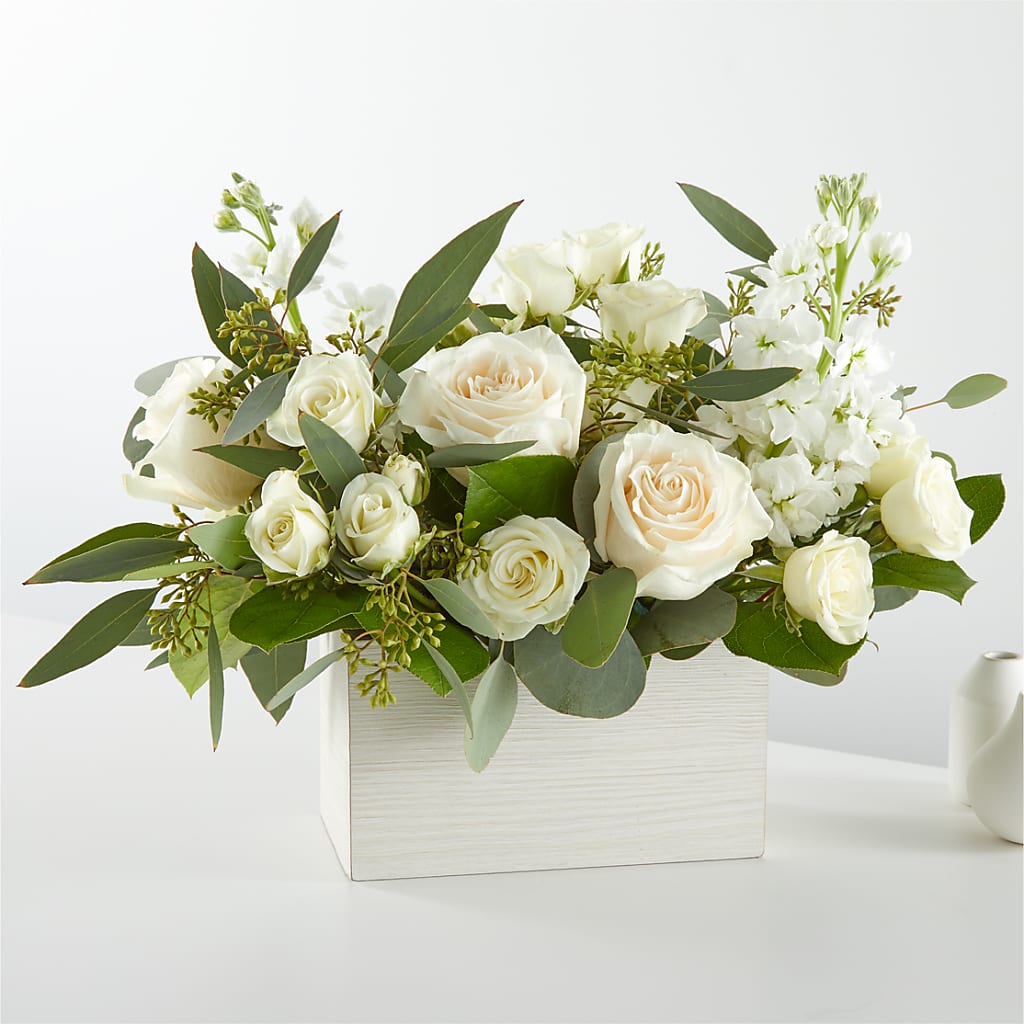 Fresh Linen Box Bouquet –  Day Dream Bokay Llc, Jonesborough TN