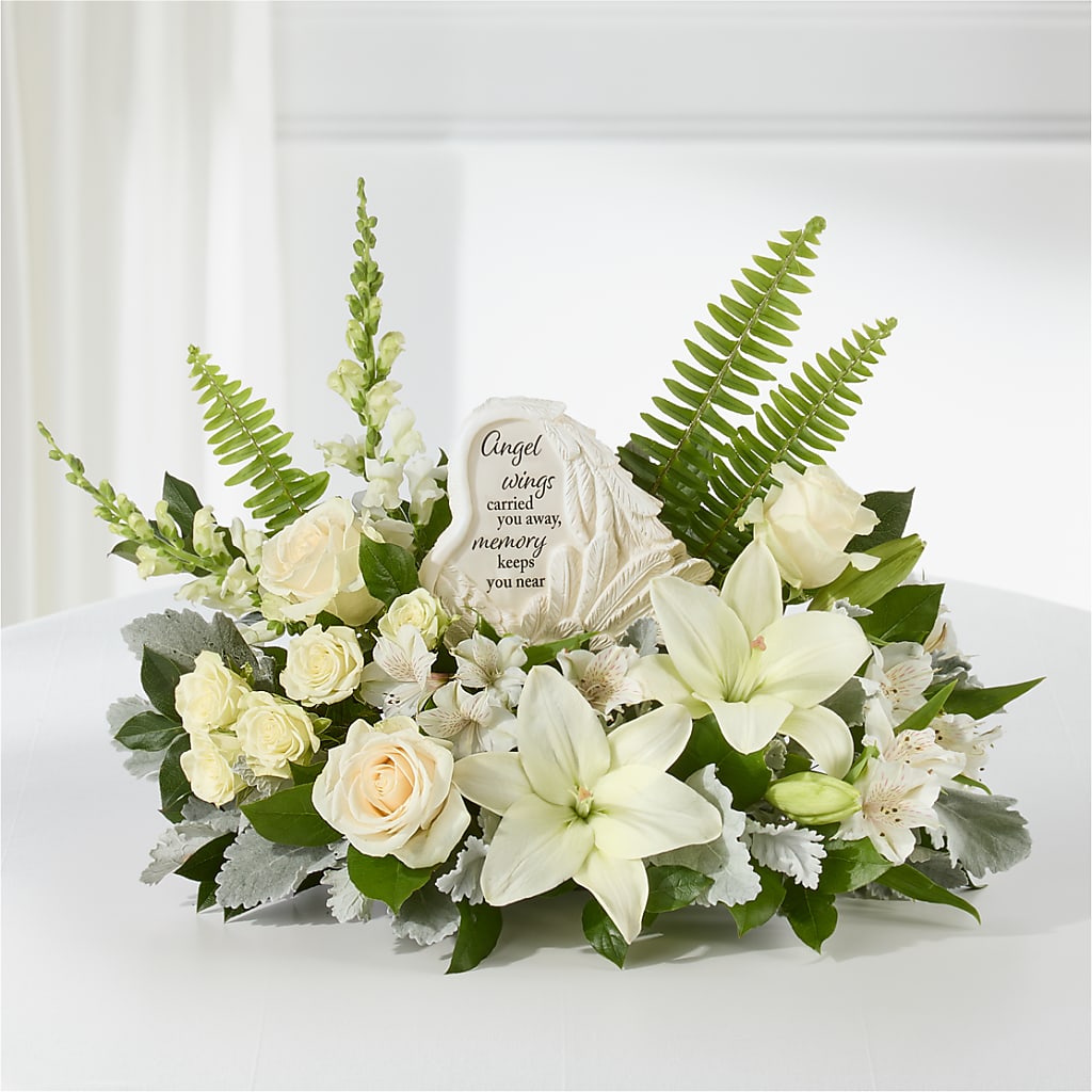 Holding You Close Arrangement –  Day Dream Bokay Llc, Jonesborough TN
