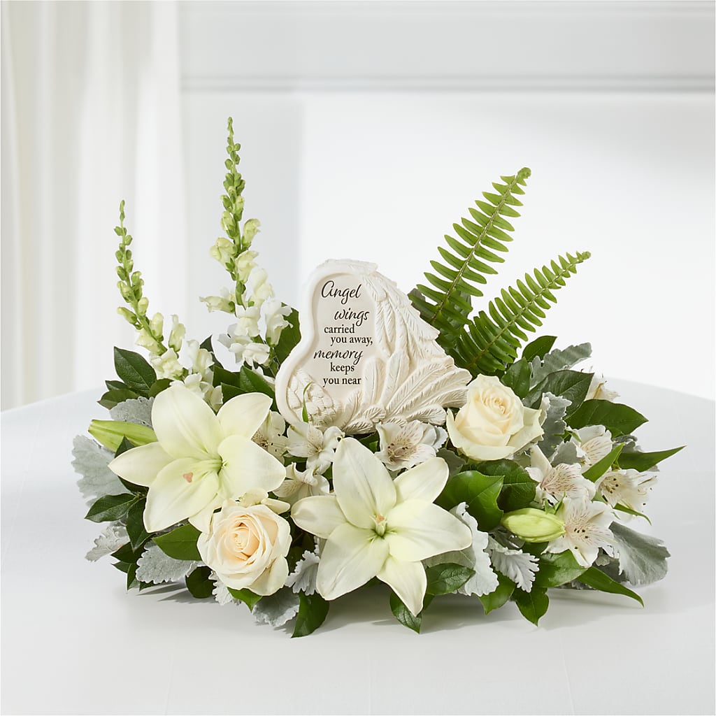Holding You Close Arrangement –  Day Dream Bokay Llc, Jonesborough TN