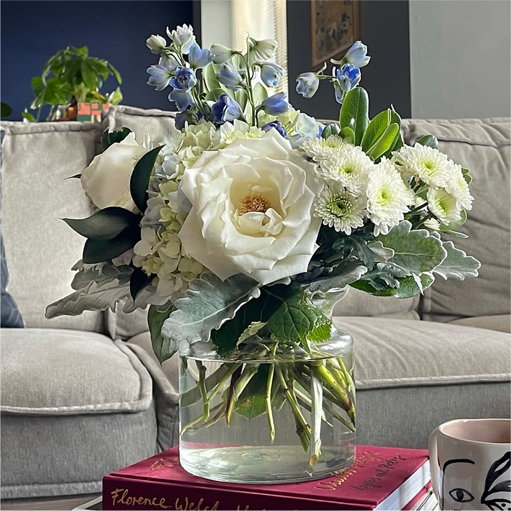 Clear Skies Bouquet –  Day Dream Bokay Llc, Jonesborough TN