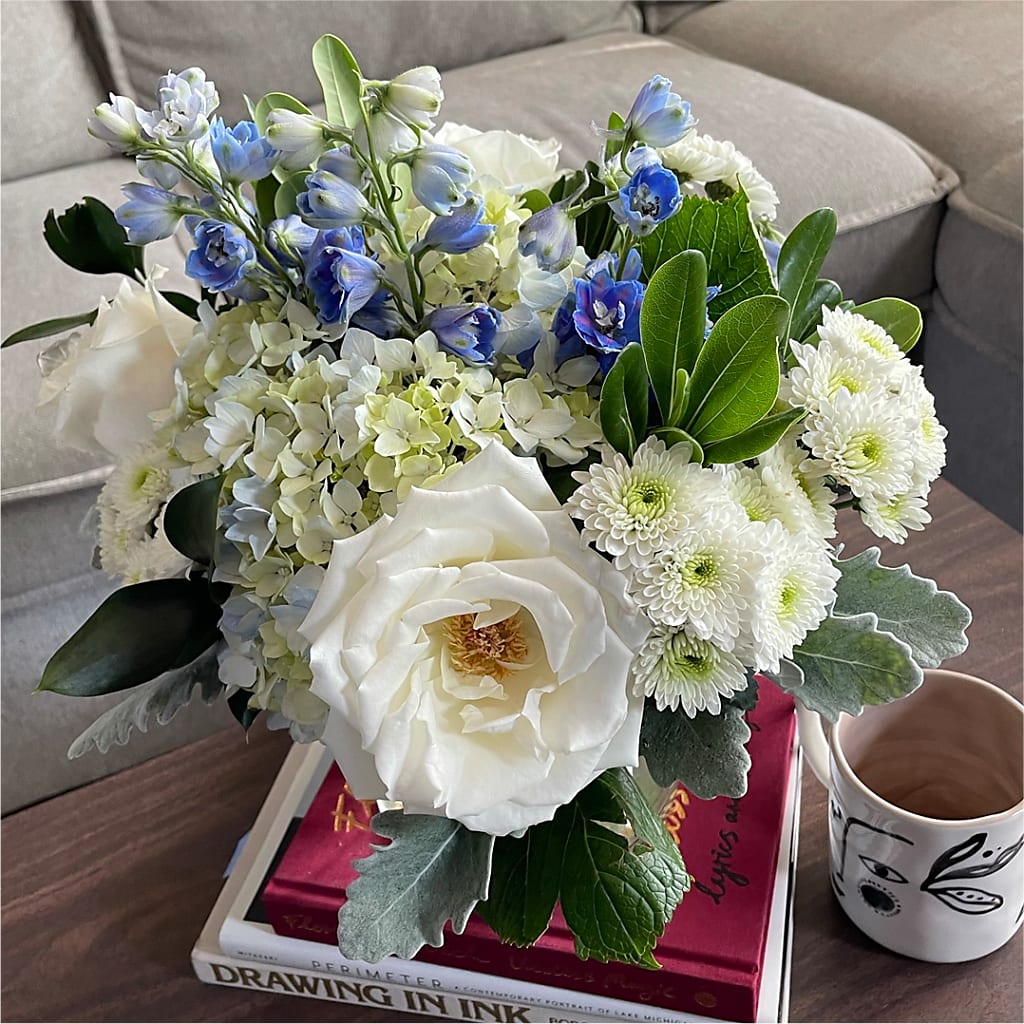 Clear Skies Bouquet –  Day Dream Bokay Llc, Jonesborough TN