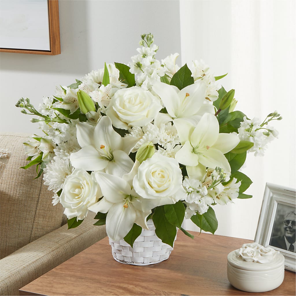 Peaceful Reflections Arrangement –  Day Dream Bokay Llc, Jonesborough TN