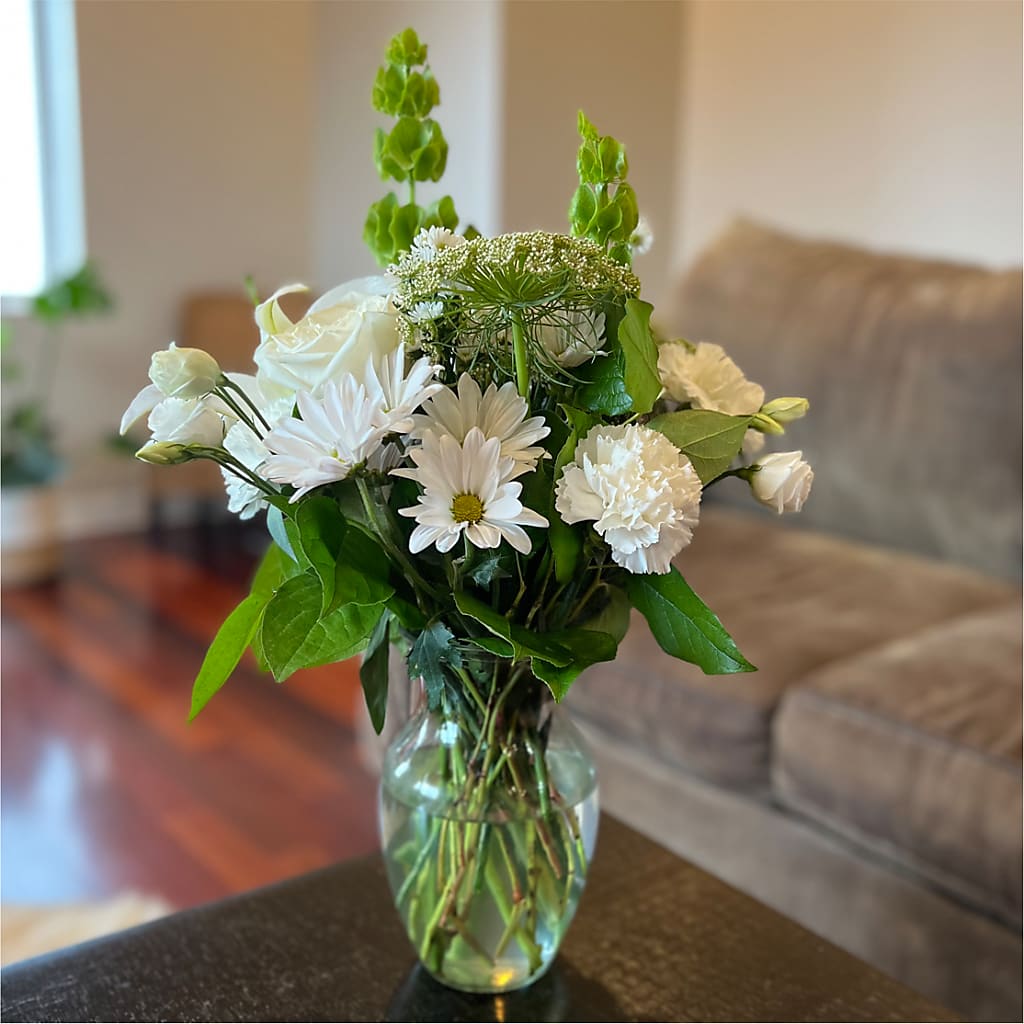 Classic Ivory – A Florist Original –  Day Dream Bokay Llc, Jonesborough TN