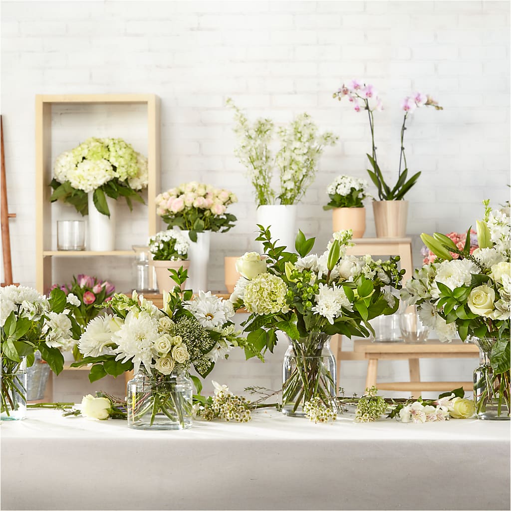 Classic Ivory – A Florist Original –  Day Dream Bokay Llc, Jonesborough TN