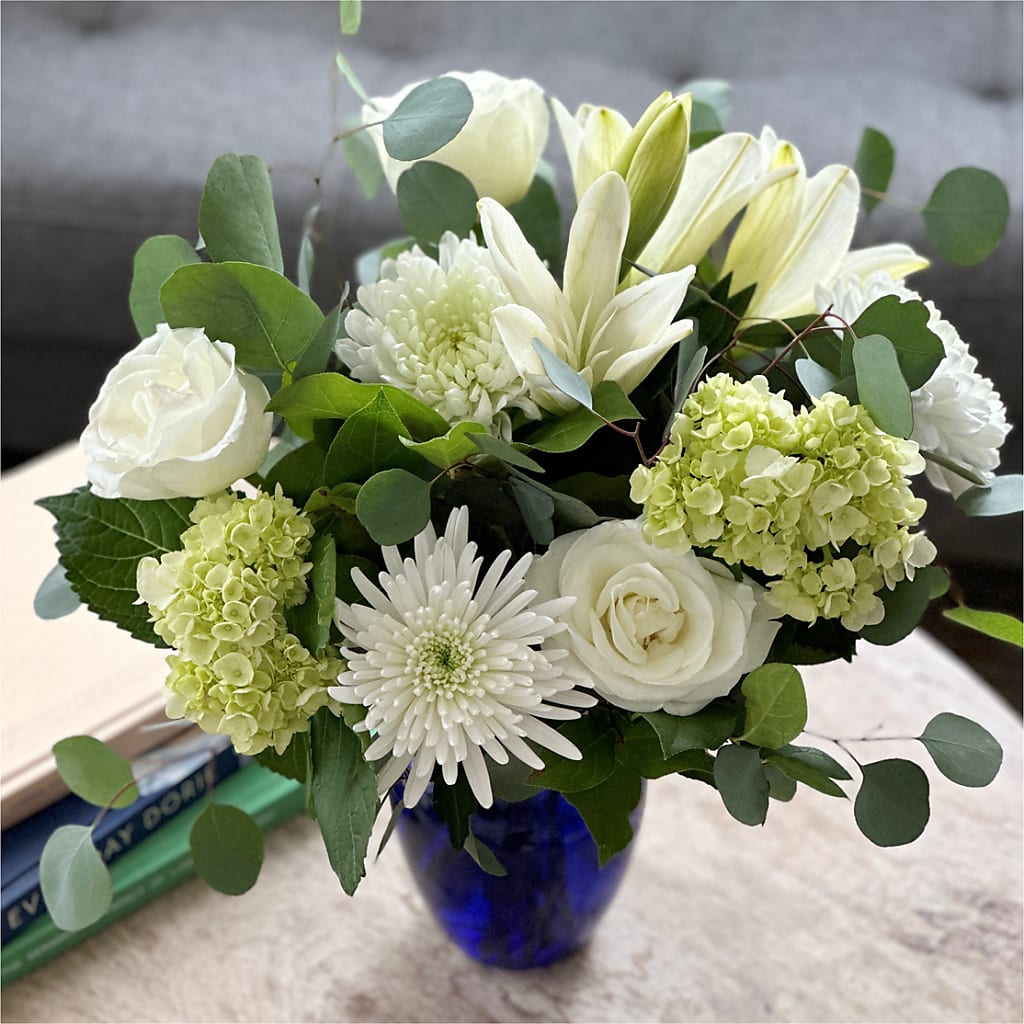 Snowy Dreams Bouquet –  Day Dream Bokay Llc, Jonesborough TN