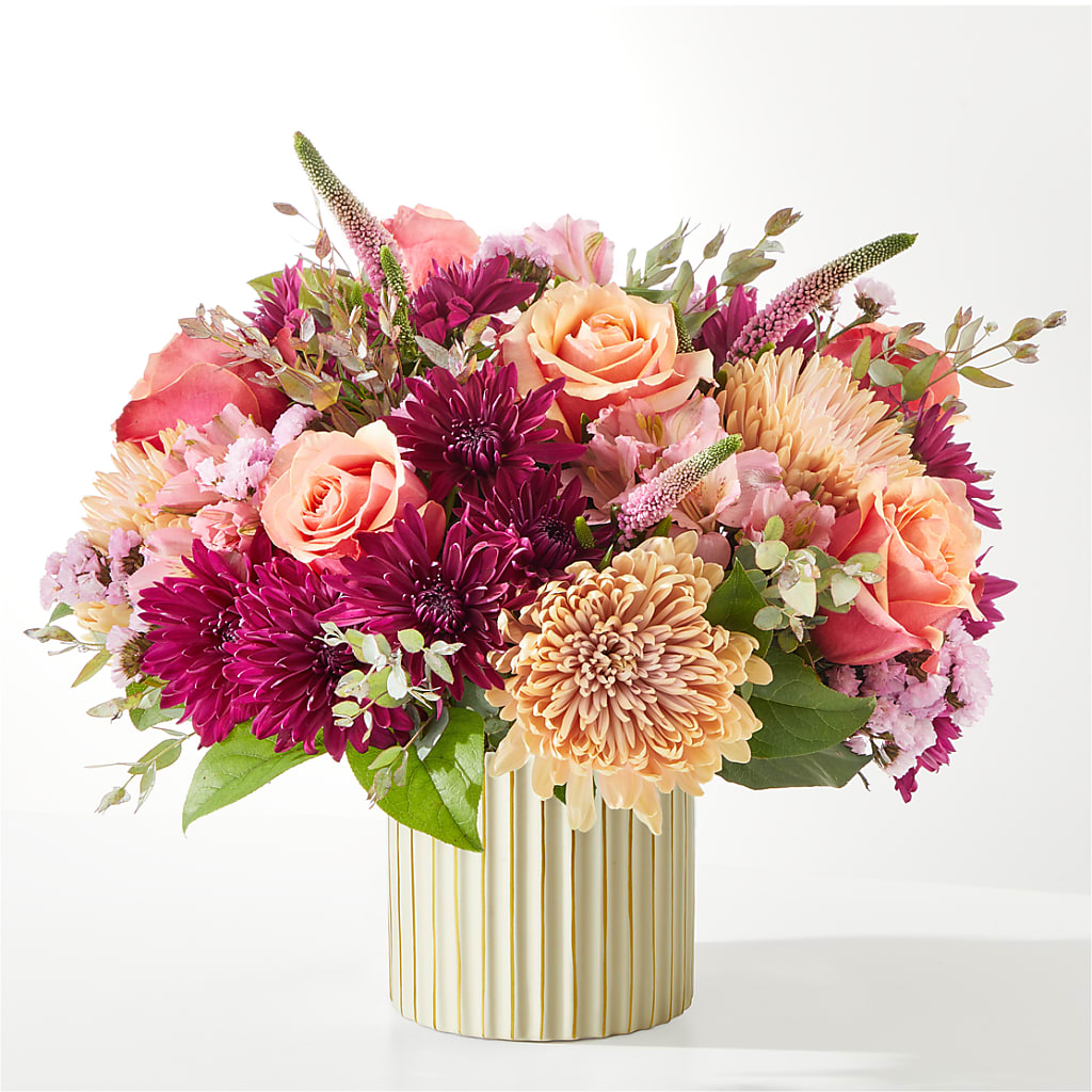 Berry Cobbler Bouquet with Ivory Vase –  Day Dream Bokay Llc, Jonesborough TN