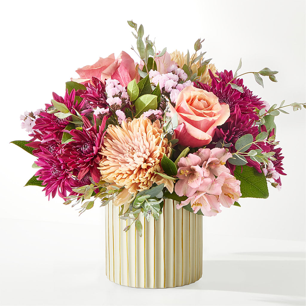 Berry Cobbler Bouquet with Ivory Vase –  Day Dream Bokay Llc, Jonesborough TN
