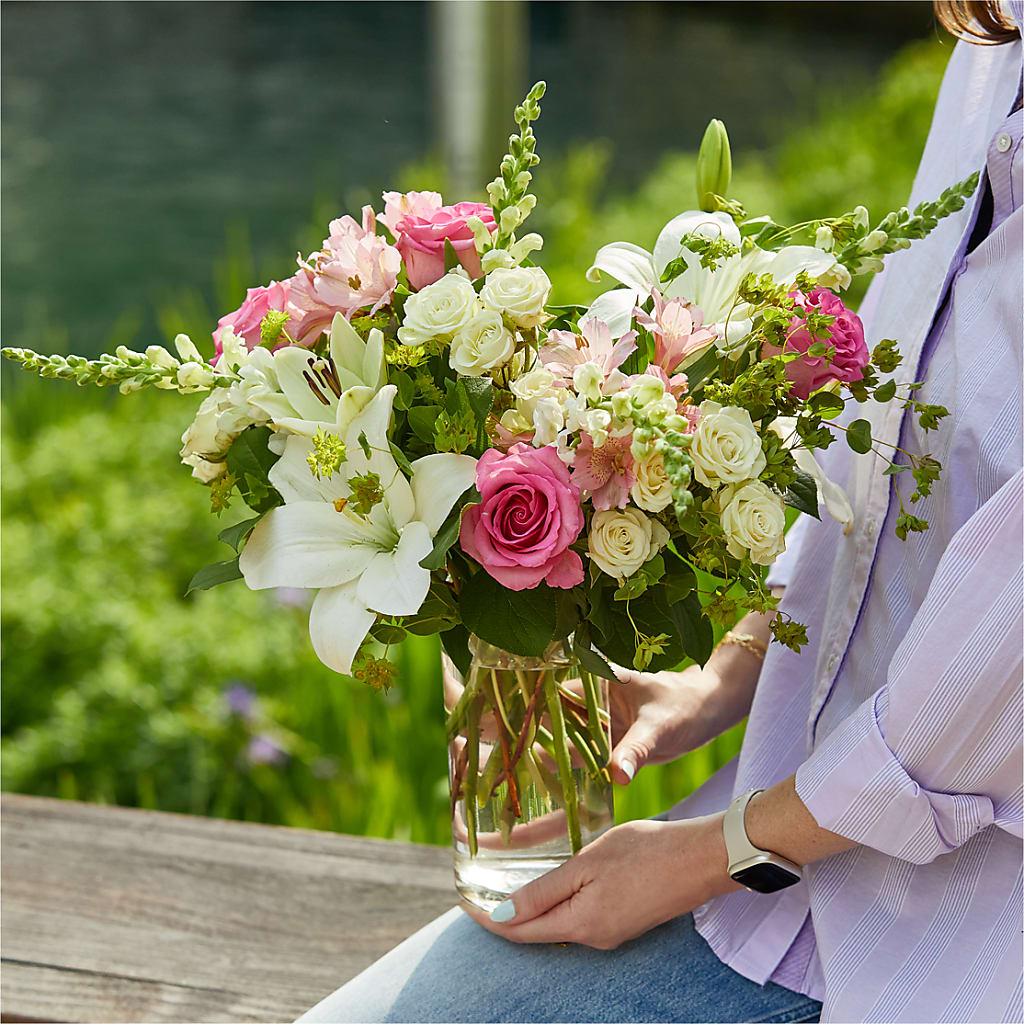 Fondly Bouquet –  Day Dream Bokay Llc, Jonesborough TN